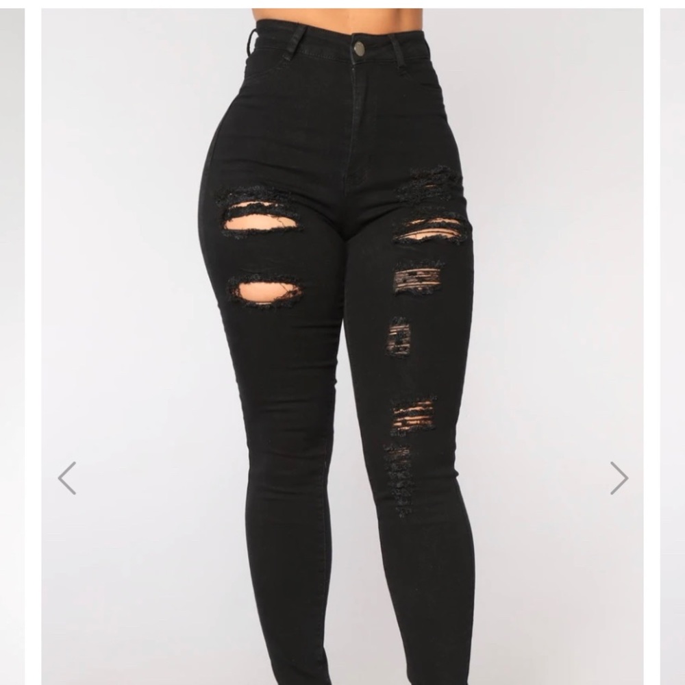 Black Ripped Fashion Nova Jeans (NWT)